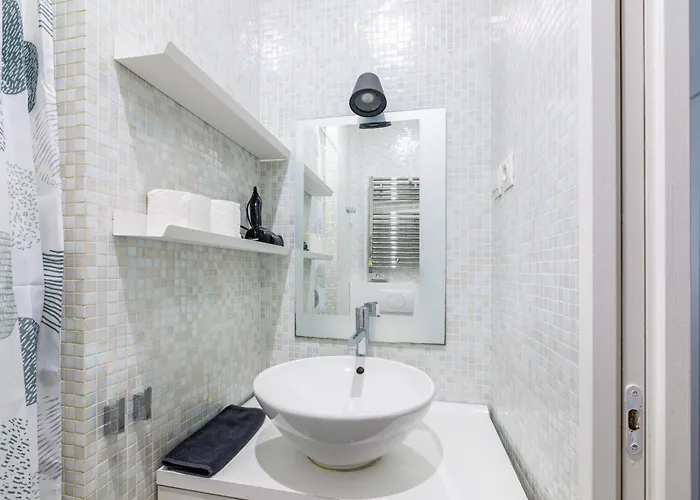 Luxurious 1 Bedroom Republique Vinaigriers Free Netflix *