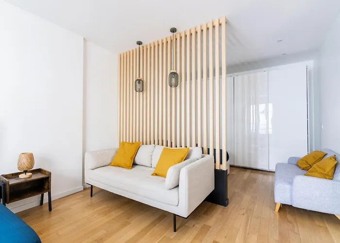 Luxurious 1 Bedroom Republique Vinaigriers Free Netflix Διαμέρισμα