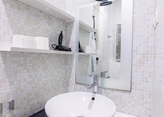 Luxurious 1 Bedroom Republique Vinaigriers Free Netflix Διαμέρισμα Παρίσι