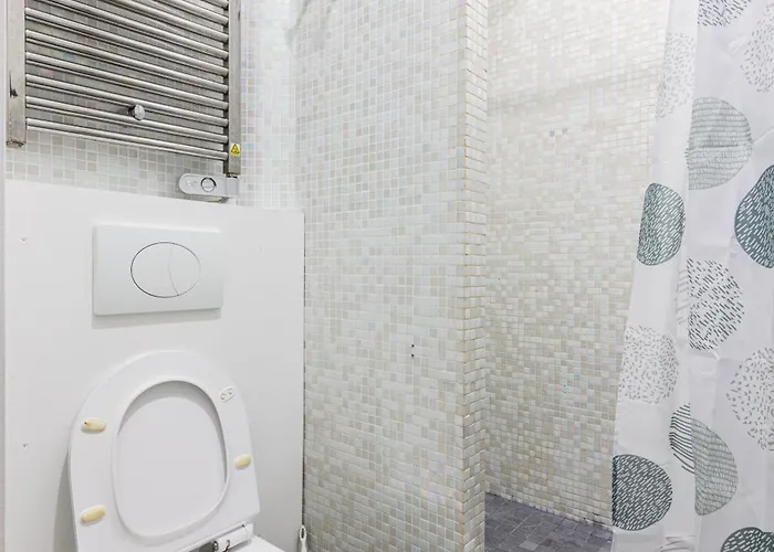 Luxurious 1 Bedroom Republique Vinaigriers Free Netflix